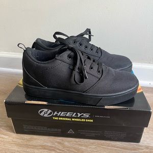 Pro 20 Canvas all black Heelys